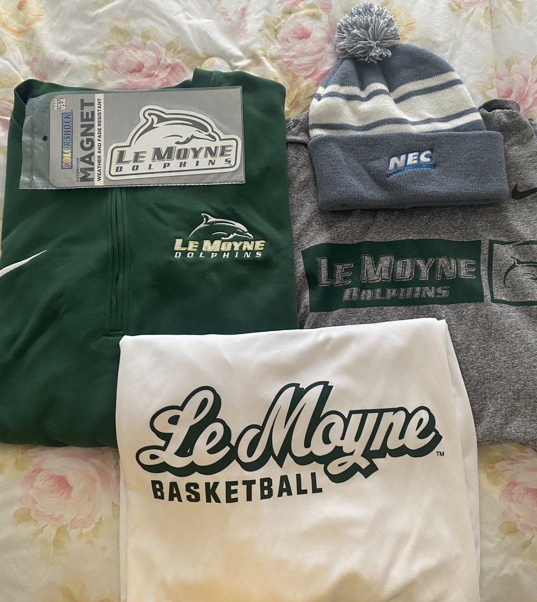 Rhealy0425's tweet photo. Early birthday present for Poppy Berto! #PhinsUp🐬🏀 #PhinNation🐬🏀 Thanks @FrankieDiPillo 🙏❤️🙌🏻 https://t.co/ifN3u0ouC1