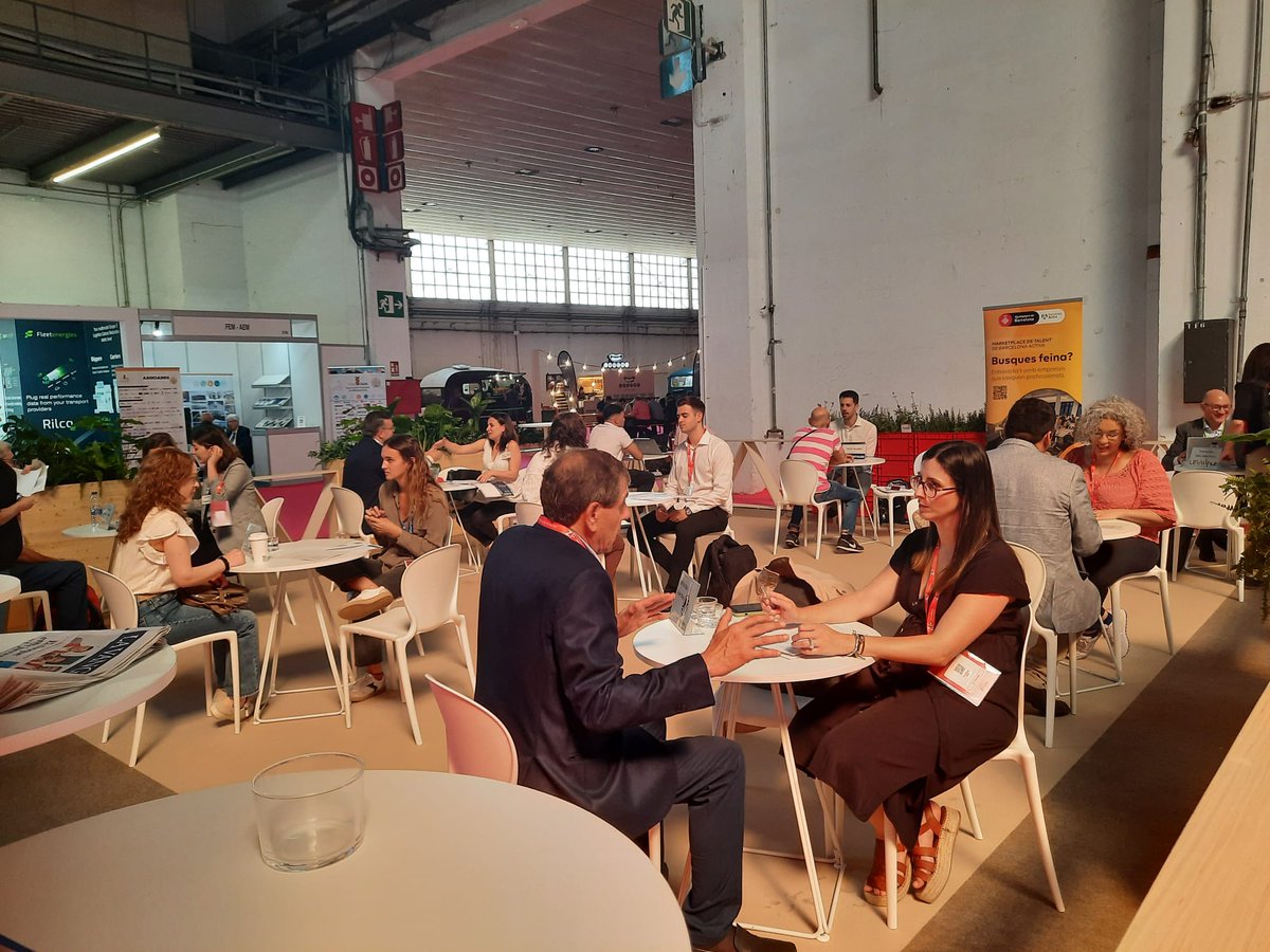 Barcelona Activa (@barcelonactiva) on Twitter photo Al <a href="/SILBarcelona/">SIL Barcelona</a> s'ha celebrat un #JobMarketplace! 🔴
🚀 Les empreses Appia Group, <a href="/columat_com/">COLUMAT</a>, <a href="/DecathlonEspana/">Decathlon España</a>, <a href="/DHLsupplychain/">DHL Supply Chain</a>, Leviahub, <a href="/Nou_Transport/">Nou Transport</a>, <a href="/GrupoSertrans/">Sertrans</a> i <a href="/OceanTransport_/">Ocean Transport</a> buscaven professionals de #logística. Han assistit a la jornada 72 persones! Al <a href="/SILBarcelona/">SIL Barcelona</a> s'ha celebrat un #JobMarketplace! 🔴
🚀 Les empreses Appia Group, <a href="/columat_com/">COLUMAT</a>, <a href="/DecathlonEspana/">Decathlon España</a>, <a href="/DHLsupplychain/">DHL Supply Chain</a>, Leviahub, <a href="/Nou_Transport/">Nou Transport</a>, <a href="/GrupoSertrans/">Sertrans</a> i <a href="/OceanTransport_/">Ocean Transport</a> buscaven professionals de #logística. Han assistit a la jornada 72 persones!