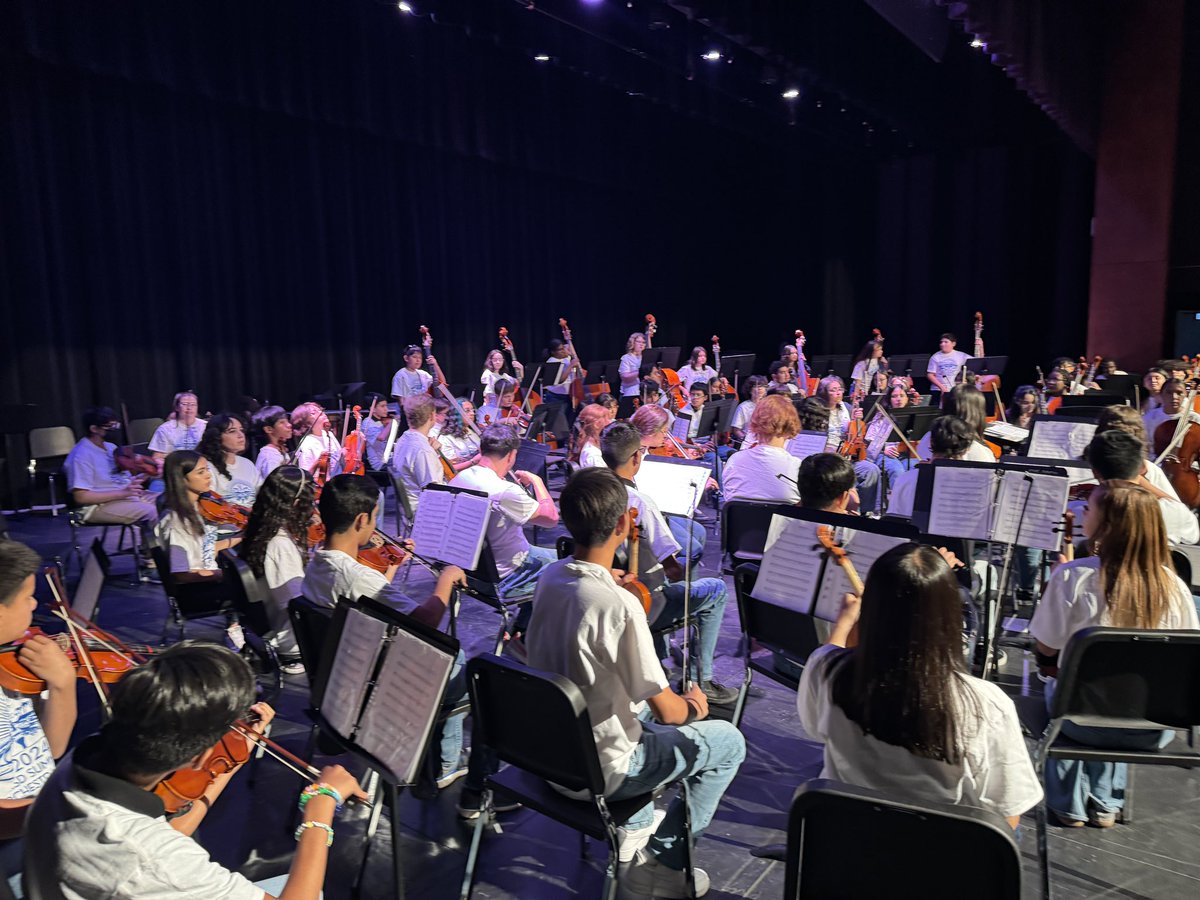 Thank you everyone for making the SISD Summer Camp a success! This year we served almost 200 students in elementary, middle school, and high school! Last night, the star was lit in honor of the program. <a href="/SISD_FineArts/">SISD Fine Arts</a> <a href="/Eastlake_HS/">Gilbert R . Martinez</a>