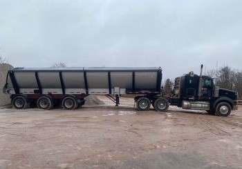 This transformation of a 2003 Live Bottom is amazing! Thank you A J L Contractors Ltd for sharing these pictures.