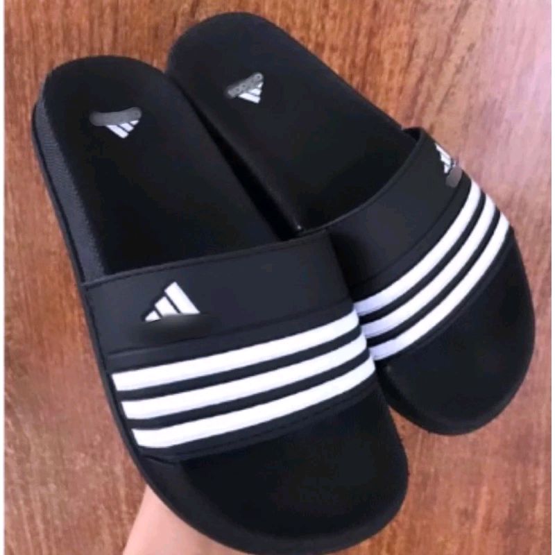 Achadosdashop4e's tweet photo. Chinelo Slide Feminino e Masculino Unissex Confortável por R$19,00 - R$23,94. Compre na Shopee agora! https://t.co/KgBpXiBb4C https://t.co/RpUleRDzzd