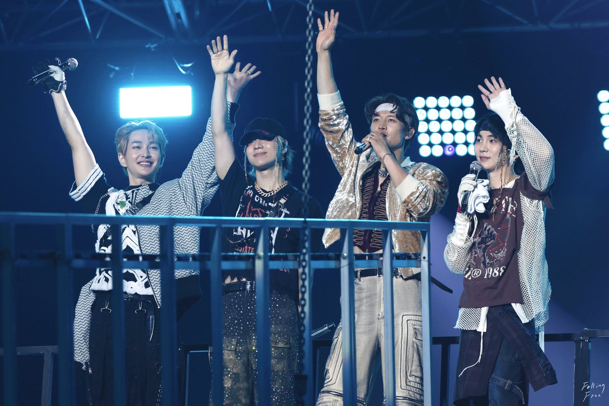 129FallingFree's tweet photo. 230525 SW6 앙콘 드래콘
빛을 받는 사람들
#샤이니 #SHINee https://t.co/Ih8twj1okO