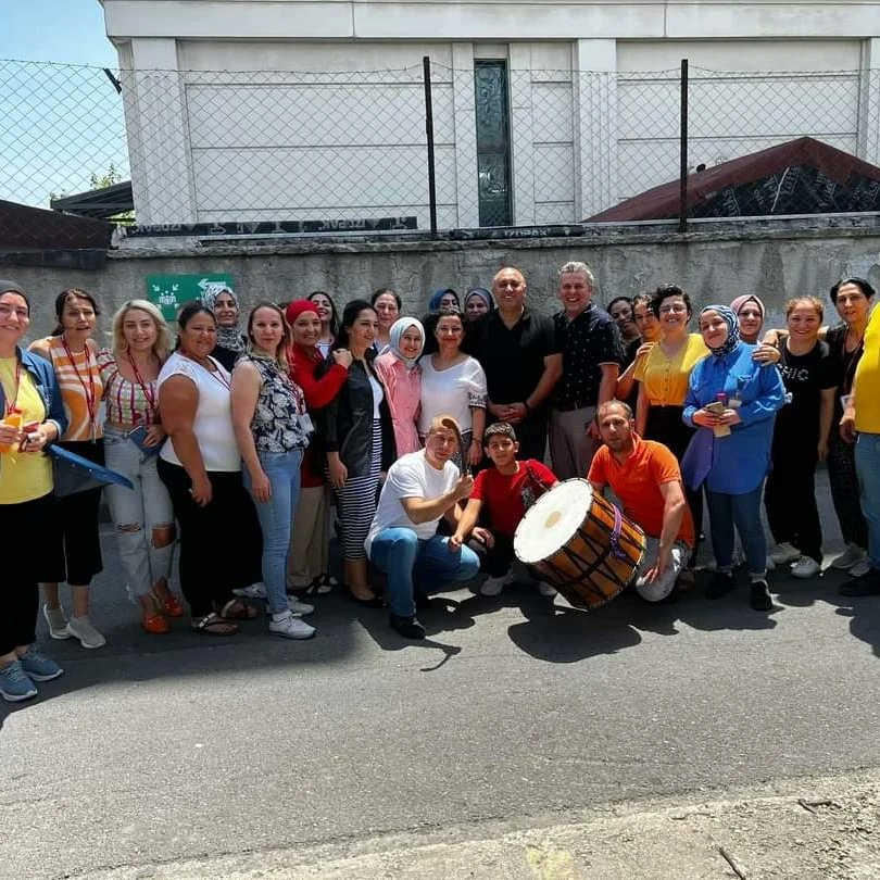 TmsIstanbul1Sb's tweet photo. Şube Başkanımız#MehnetAliAkman Şubemize baglı #Salcomp fabrikamızda Adana günü etkinliğine katılarak arkadaşlarımız ile bayramlaştı. Organizasyonda emeği geçen fabrika yönetimine ve Sofra grubuna teşekkür ediyoruz. #İyiBayramlar https://t.co/bfWV8AyzR1