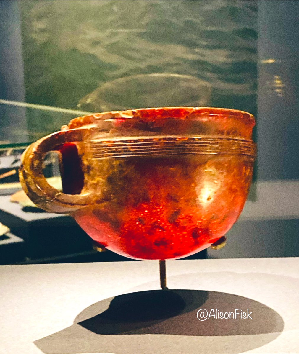 The Hove Amber Cup. A rare Bronze Age vessel carved from a single piece of Baltic amber about 3,500 years ago. 

Found in Sussex in 1856 inside Hove Barrow, a huge Bronze Age burial mound. Brighton Museum 📷 my own brightonmuseums.org.uk/discovery/hist…

#FindsFriday
#Archaeology