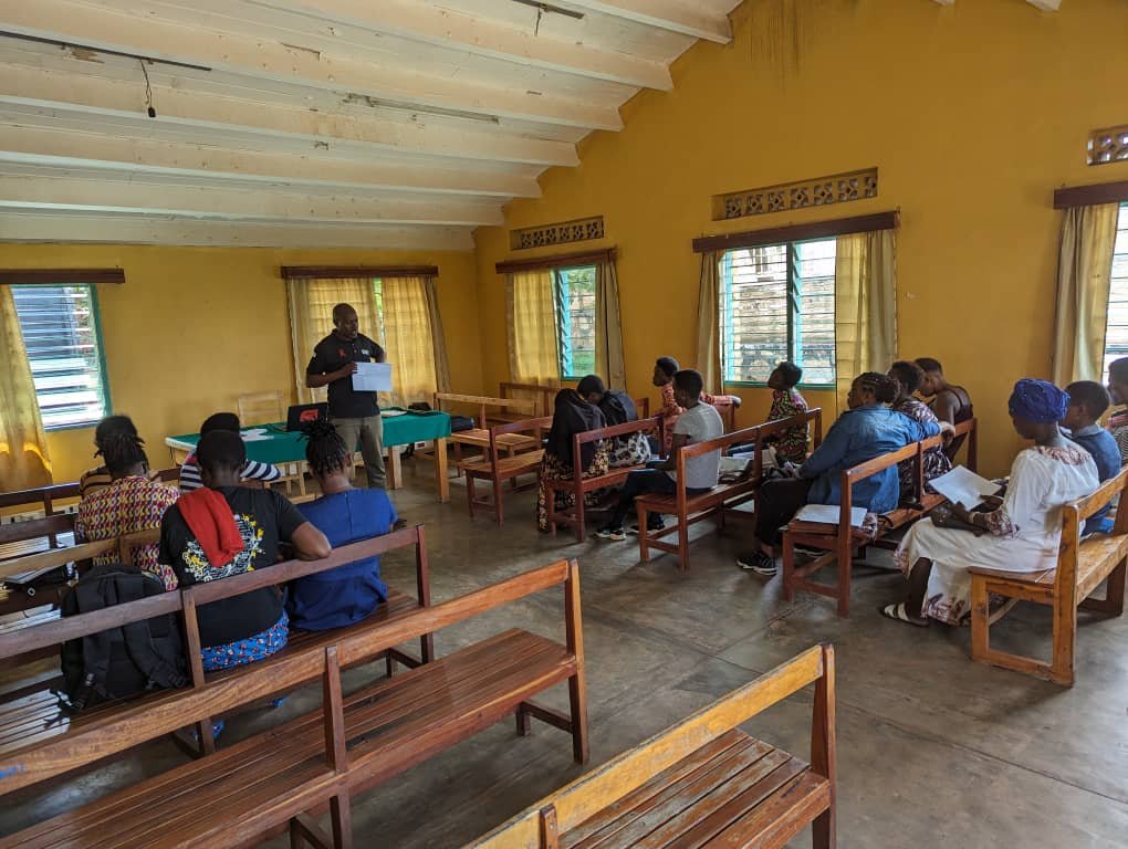 Sfrwanda1's tweet photo. #SFR,in partnership with @RBCRwanda supported by @GlobalFund,this week successfully trained peer educators of #FSWs and #MSM in @NgomaDistrict on community-led monitoring tools for data collection and reporting aimed at empowering these communities to lead the way @RwandaHealth https://t.co/jj9BHrKiHy