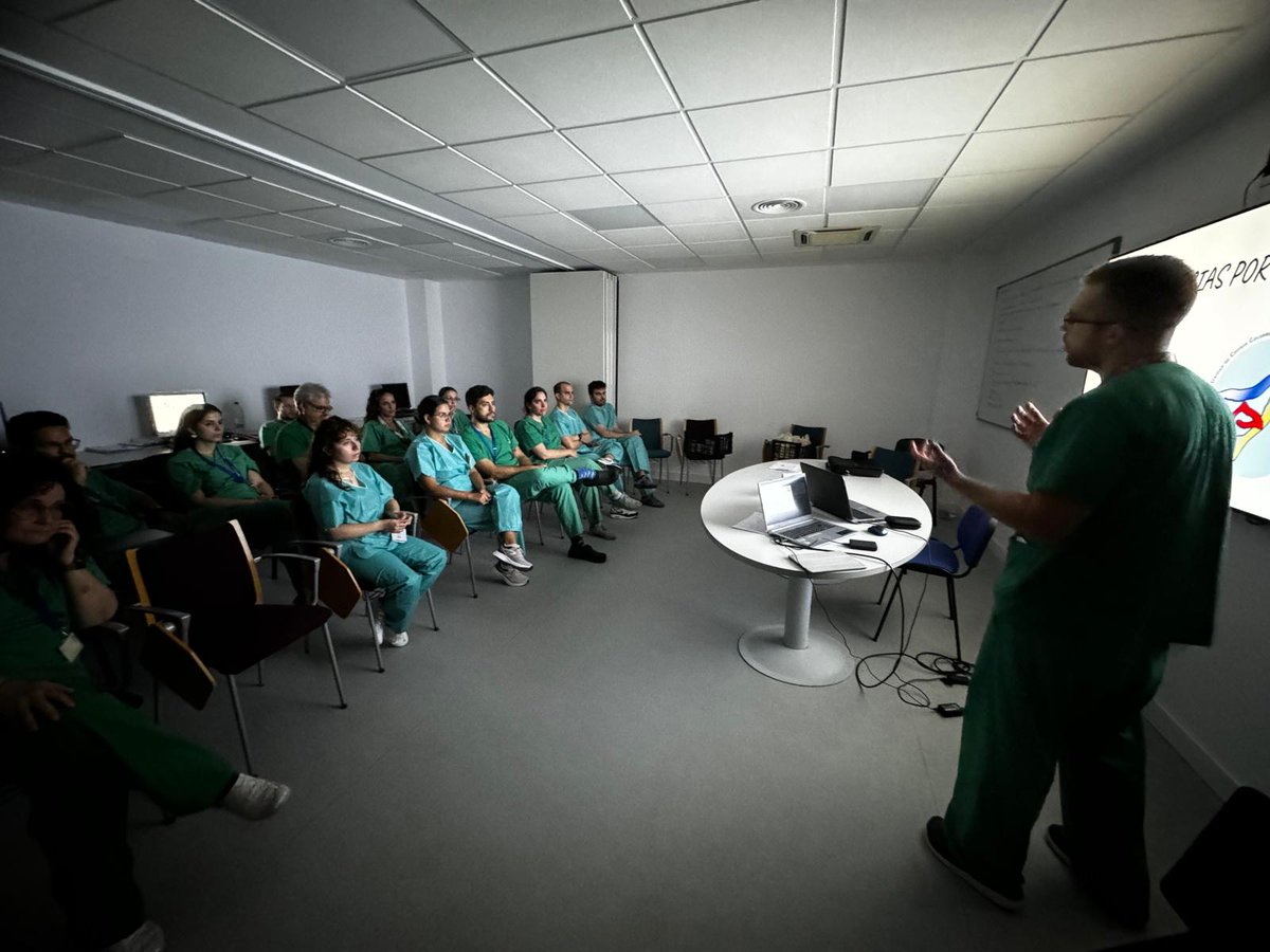 Concluimos con la edición XXIV del Curso de Procotologia para R3 y R4 promulgado por la <a href="/aecirujanos/">aecirujanos</a> en el #HUNSC!!! Una gran combinación de ponencias, cirugías en directo y pruebas complementarias, en buena compañía y con grandes alumnos!!! <a href="/coloproctoaec/">Coloproctología-AEC</a> <a href="/CirugiaHunsc/">Cirugía HUNSC</a>