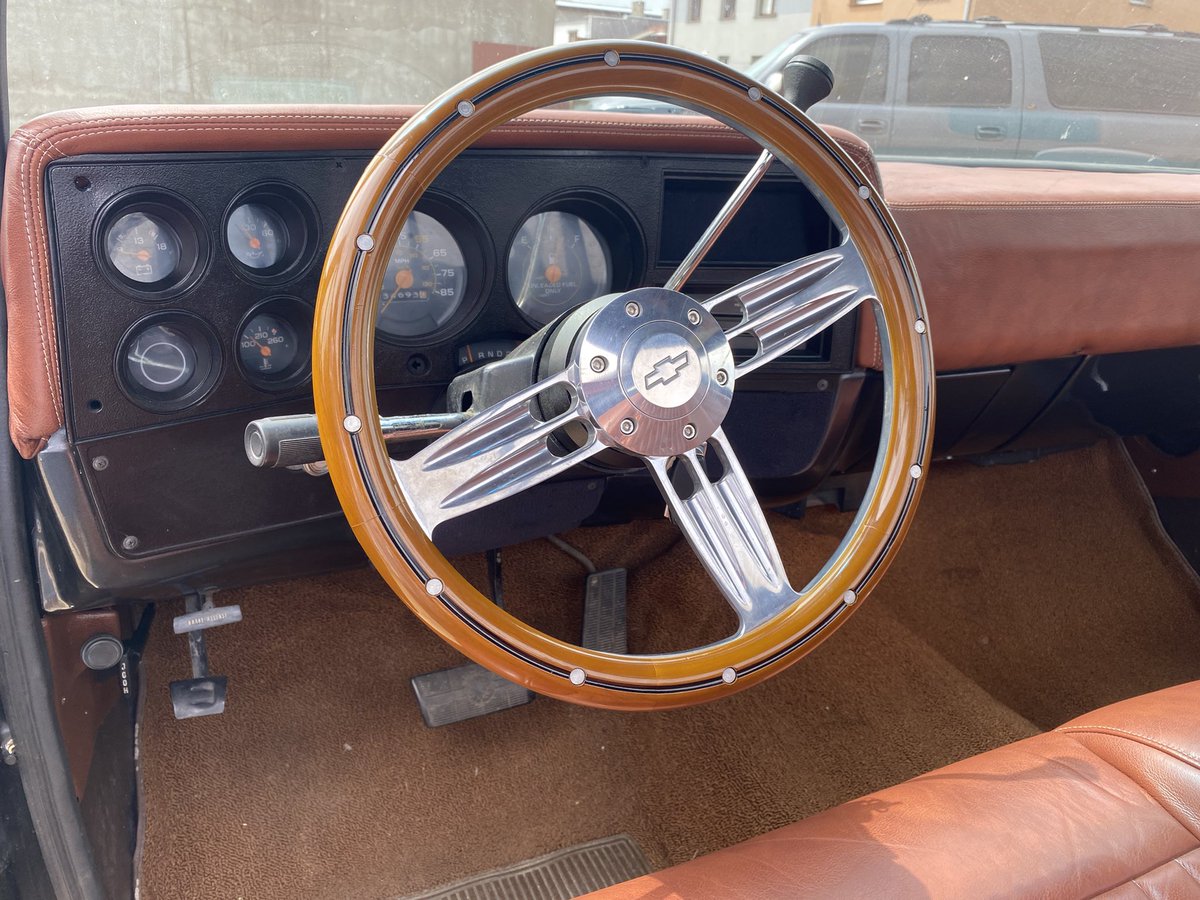 taka_ja_poznan's tweet photo. @peterslens1 definitywnie doradzałeś zamianę Forda F250 na Chevroleta C10👌🏻Jeszcze trochę brakuje do ideału,ale jest coraz lepiej😁Papiery na zabytek też już są.
Co sądzicie? @auto_moto_pl  @BandaGranda @peterslens1 @SzczecinMoto @ChevyTrucks @chevrolet
 #C10 #1984 #autoclassic https://t.co/gEznLR2SLH