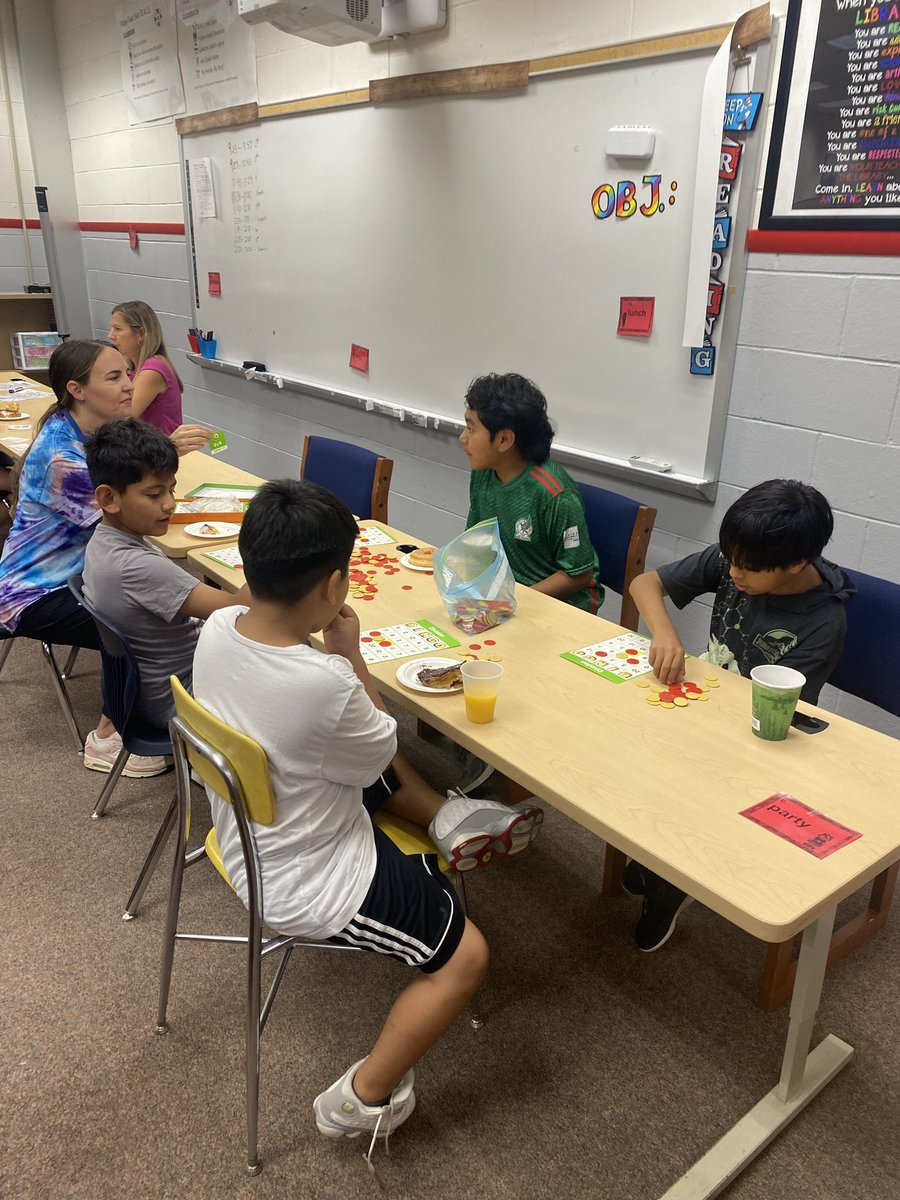 DunellenCurric's tweet image. FABER Runs on Math and Literacy! This morning our students and their families celebrated the last Title I Engagement Event for the year. Thank you to our interventionist for celebrating math and literacy all year long! #SmallTownVibes