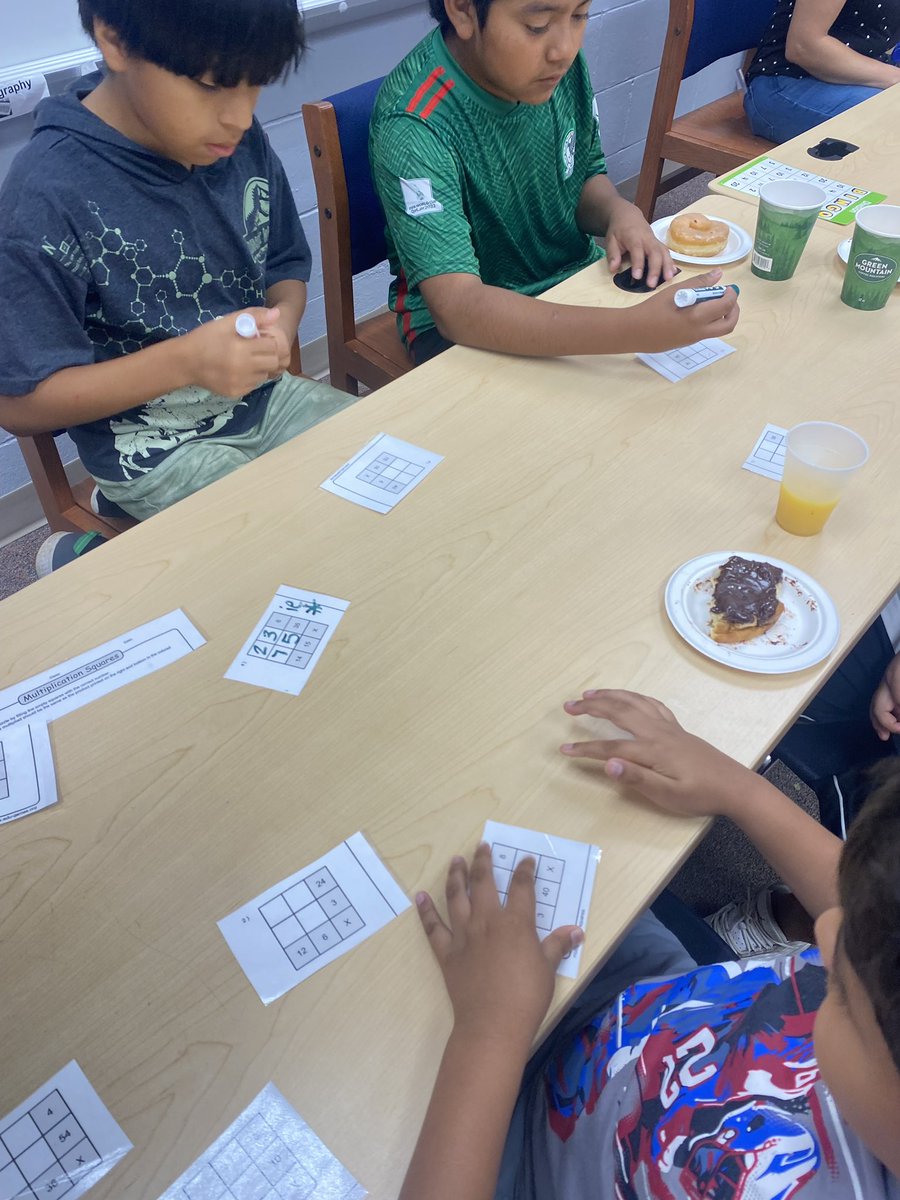 DunellenCurric's tweet image. FABER Runs on Math and Literacy! This morning our students and their families celebrated the last Title I Engagement Event for the year. Thank you to our interventionist for celebrating math and literacy all year long! #SmallTownVibes