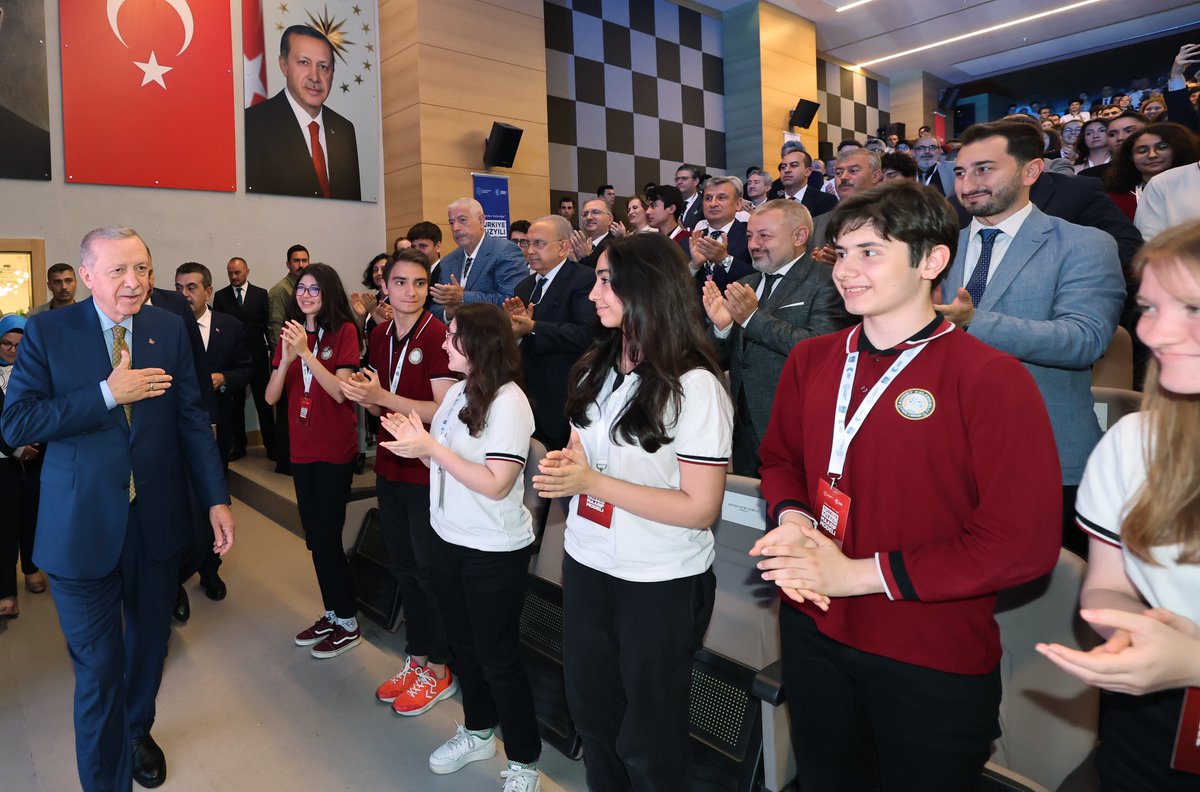 tcbestepe's tweet photo. “Maarif Modeli, milletimizin köklü tarihini, kültürünü ve değerlerini merkeze alan bir bakış açısıyla hazırlanmıştır” https://t.co/pOvVynyDpK https://t.co/wV11hdyQSM