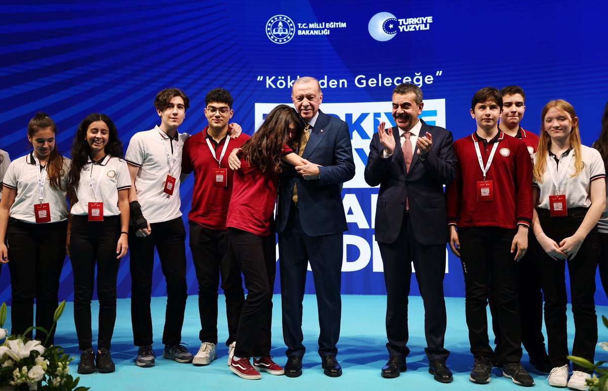 tcbestepe's tweet photo. “Maarif Modeli, milletimizin köklü tarihini, kültürünü ve değerlerini merkeze alan bir bakış açısıyla hazırlanmıştır” https://t.co/pOvVynyDpK https://t.co/wV11hdyQSM