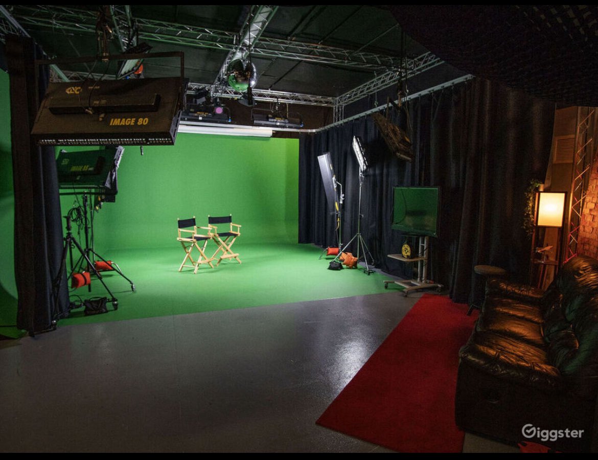 only1zaina's tweet image. Life is one big green screen ☝🏻 #mindsight stay tuned for the next video and hopefully a lil something from behind the camera 🔥🔥🔥#musicvideovibes