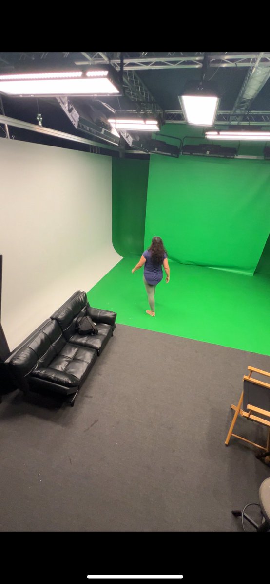 only1zaina's tweet image. Life is one big green screen ☝🏻 #mindsight stay tuned for the next video and hopefully a lil something from behind the camera 🔥🔥🔥#musicvideovibes