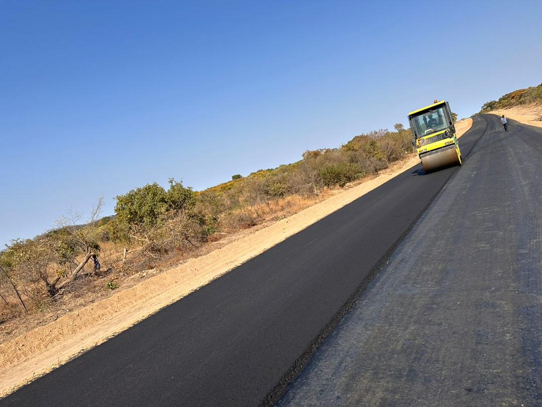 The Shurugwi Mhandamabwe Road Reconstruction Project, a vital component of our national development plan, is making great strides as the road is being surfaced. We are determined to provide world-class infrastructure that will drive growth and prosperity in Zimbabwe.#NDS1