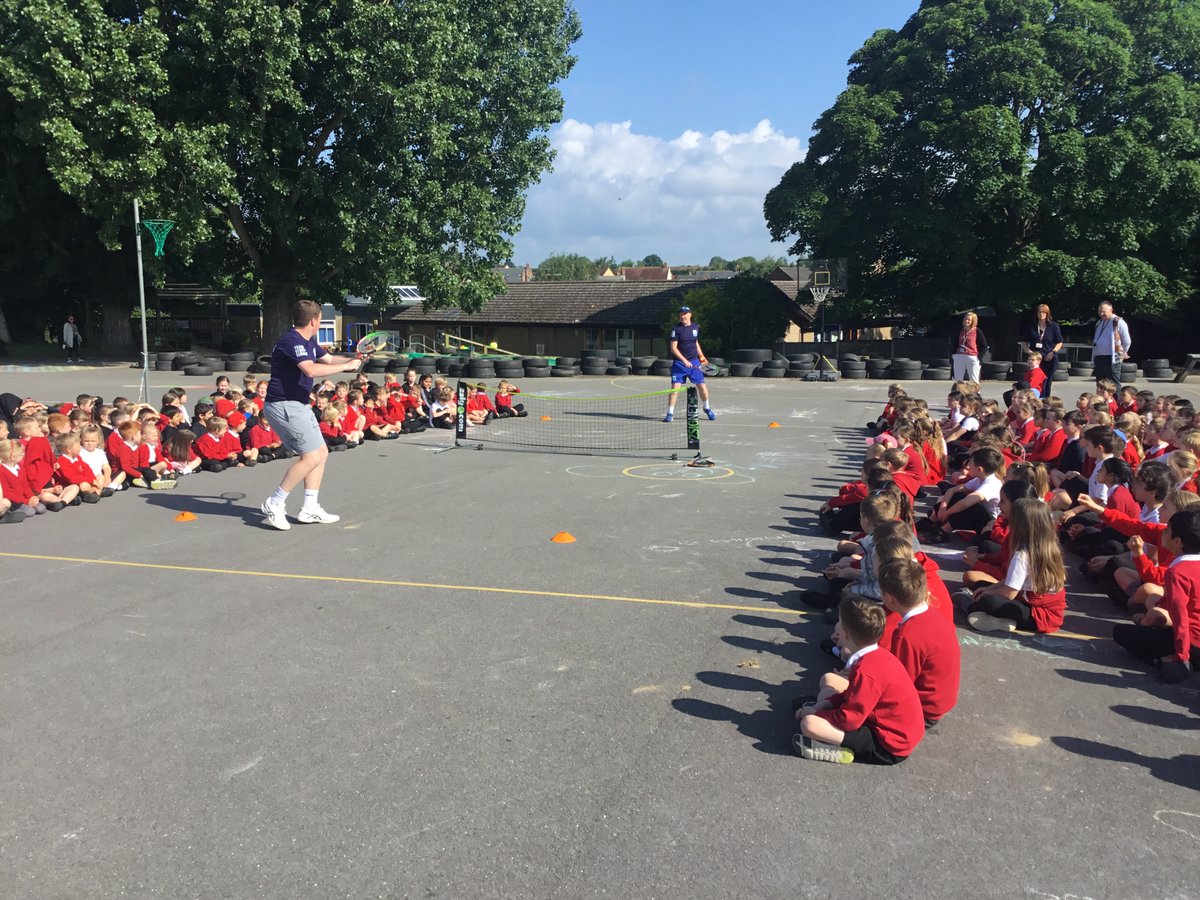 DeanshangerS's tweet photo. We have been so lucky to welcome Stony Stratford Tennis Club to DPS to host an awesome, outside assembly and sessions for all our children over the last two days. A special thank you to Toby and John for the fun and engaging tennis lessons! @StonyTennisClub https://t.co/aWRBH0iHMY