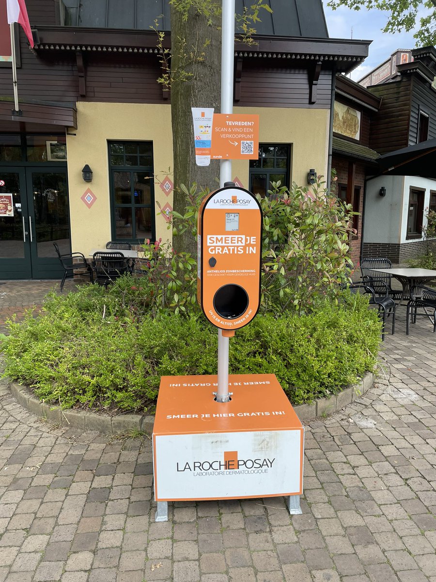 jonassy93's tweet photo. Nu ook gratis zonnebrandcrème speerpunten in Bobbejaanland.
#bobbejaanland https://t.co/dWhnD8a8mo