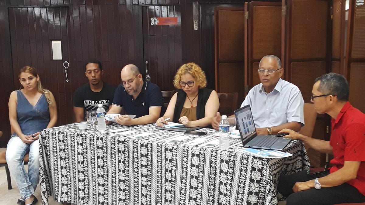 CMP95040507's tweet photo. Presentación de unos de los proyectos del centro meteorológico Provincial Guantánamo, relacionado con los estudios de los Topoclimas en Cuba. https://t.co/ElHVaSi9Pe