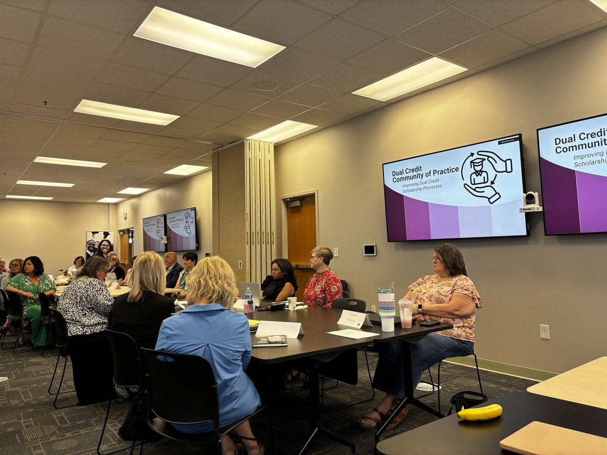 advisingky's tweet photo. Spent a wonderful morning at @CPENews ’s Dual Credit Community of Practice convening. Such great collaboration and networking to generate positive impact for Dual Credit in Kentucky! @CEC_KY #welladvised https://t.co/7ur02fJPEa