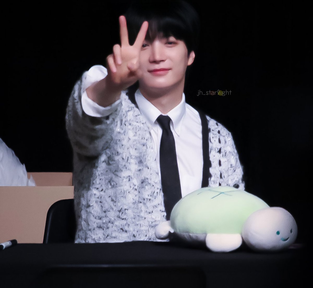 jh__starlight's tweet photo. 오늘은 더 멋지게 빛나고 행복한 하루가 되기를,
종현아 생일축하해🎂🩵💙

#김종현 #KimJonghyeon 
#종현이의별빛 #별빛종현 
#앤유의모토_종현이의날
#HAPPY_JONGHYEON_DAY https://t.co/xhM2BI05Oo