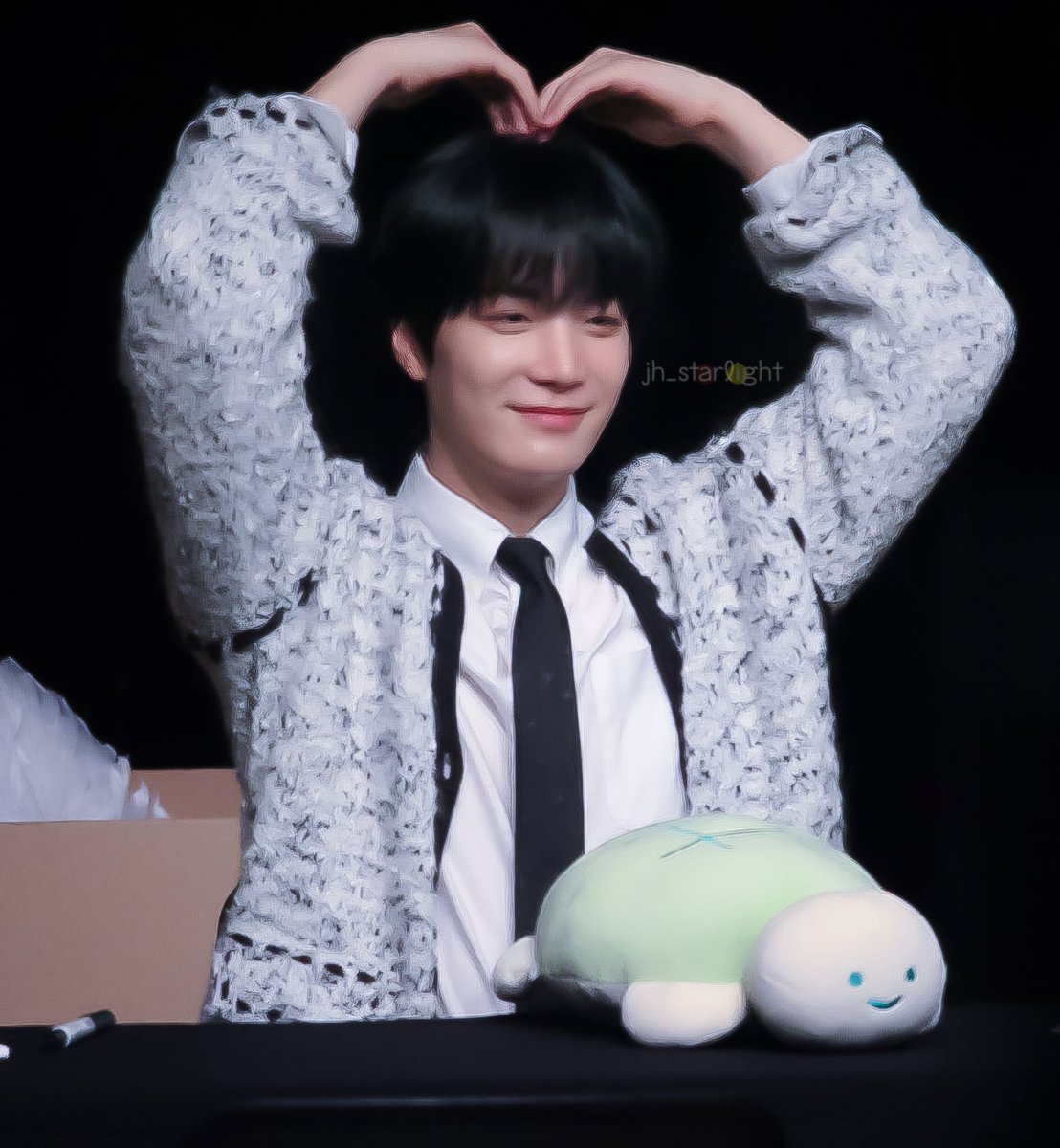 jh__starlight's tweet photo. 오늘은 더 멋지게 빛나고 행복한 하루가 되기를,
종현아 생일축하해🎂🩵💙

#김종현 #KimJonghyeon 
#종현이의별빛 #별빛종현 
#앤유의모토_종현이의날
#HAPPY_JONGHYEON_DAY https://t.co/xhM2BI05Oo