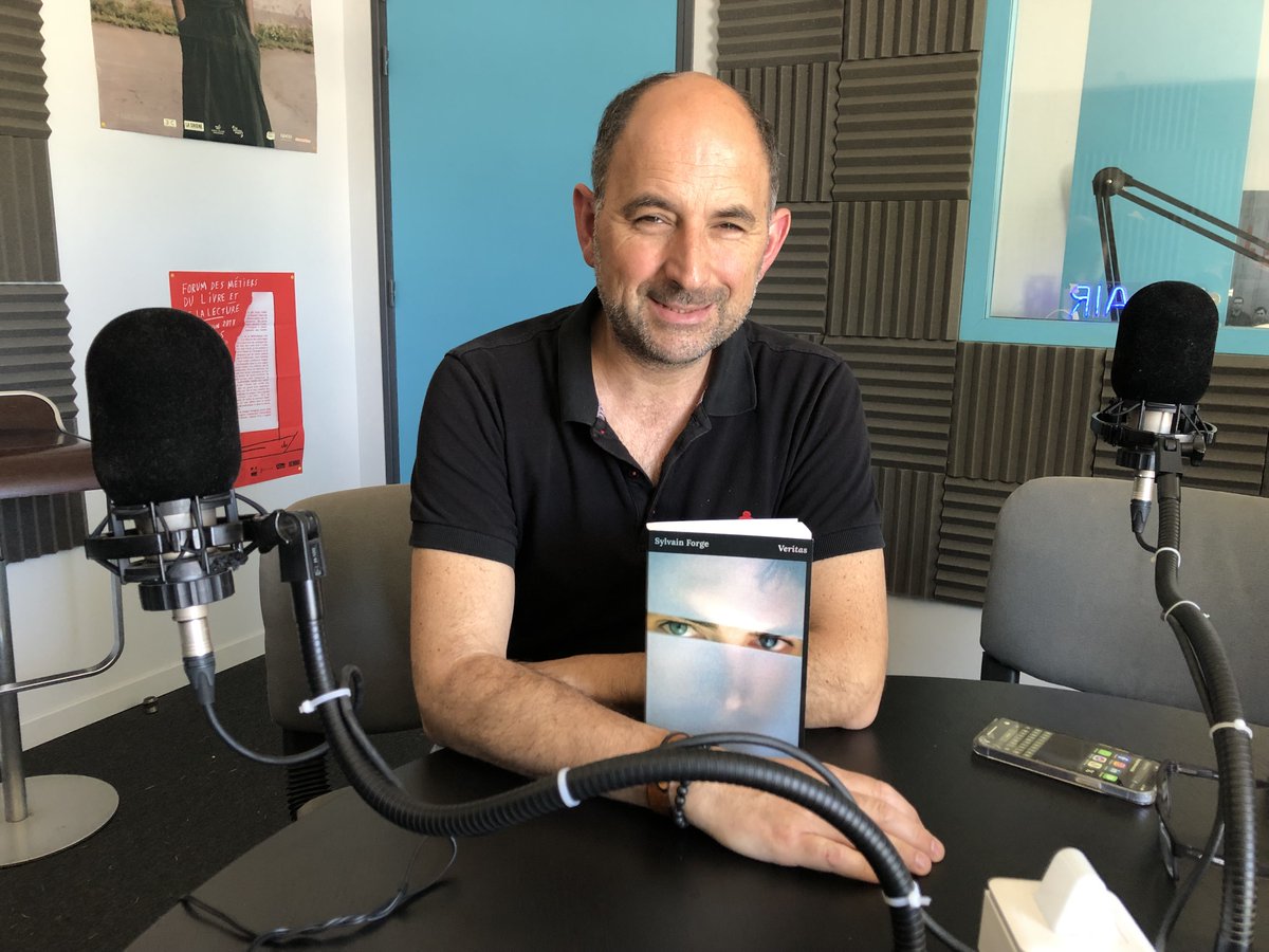 #Baladodiffusion #Mosaïqueslittéraires Daniel Raphalen reçoit #SylvainForge pour son nouveau thriller « Veritas » publié aux éditions <a href="/fayardnoir/">Fayard noir</a>  lc.cx/9sIfUK