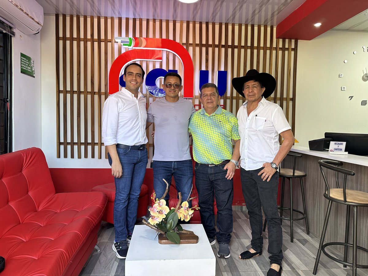 El 1 de junio recibimos la grata visita del Senador <a href="/AlejandroVegaLi/">Alejandro Vega</a> acompañado por el alcalde de Tame, Miguel Bastos. Conversamos sobre las proyecciones a futuro de los ISP del departamento de Arauca y discutimos planes y proyectos para potenciar las redes de fibra óptica.