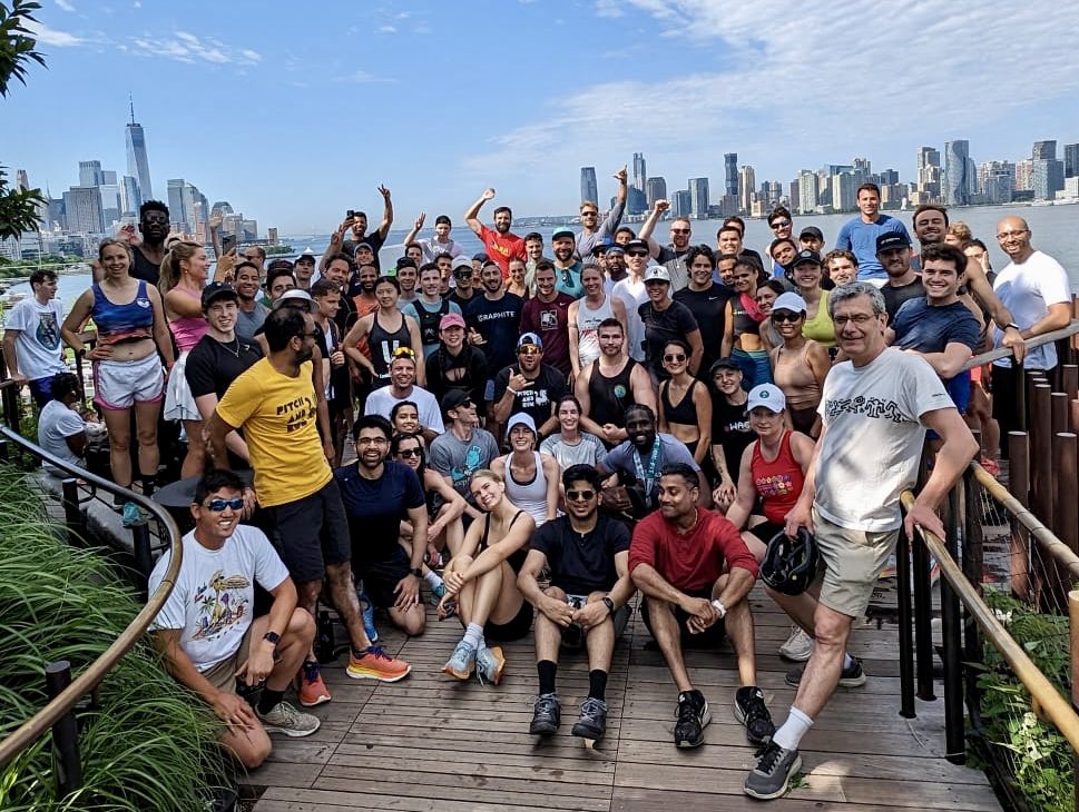 wilsonkriegel's tweet image. How about this amazing group of people! Showing up to close #techweek #nyc to our running club @PitchandrunNYC. Awesome led by @nihalmehta @kevinrunsnyc