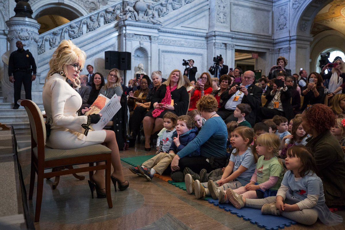 Here are five totally randomly timed tweets about Dolly Parton.
Her daddy never learned to read, so she started a foundation to send books to poor kids. Her Imagination Library now reaches children around the world and will soon have mailed a *quarter of a billion* books. 1/5