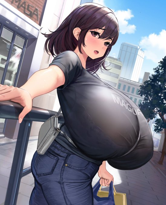 オッパイ重くて疲れた…
I'm tired of having heavy boobs... 
