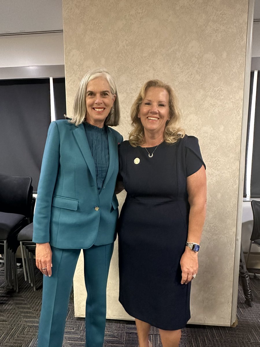 lele6173's tweet photo. It was a great three days in Washington, D.C., meeting with Legislators to discuss the issues facing all Trade Unions. Special thanks to @RepPressley, @WhipKClark, and @SenWarren for the warm welcome! @IBEW103 is here to support you just as you support us! https://t.co/lE9CXx90WM