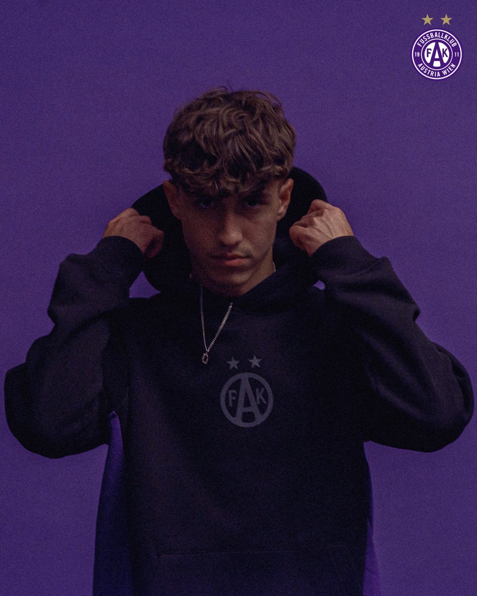✍️ 𝗦𝗮𝗻𝗲𝗹 𝗦̌𝗮𝗹𝗷𝗶𝗰́ 𝘃𝗲𝗿𝗹𝗮̈𝗻𝗴𝗲𝗿𝘁 𝗯𝗲𝗶 𝗱𝗲𝗻 𝗩𝗲𝗶𝗹𝗰𝗵𝗲𝗻 💜

Austria Wien und Eigenbauspieler Sanel Šaljić haben sich auf eine Vertragsverlängerung bis zum Sommer 2028 geeinigt. Der 18-Jährige legte heuer einen steilen Aufstieg hin.

#faklive
📸 <a href="/MrShaked/">Daniel Shaked</a>