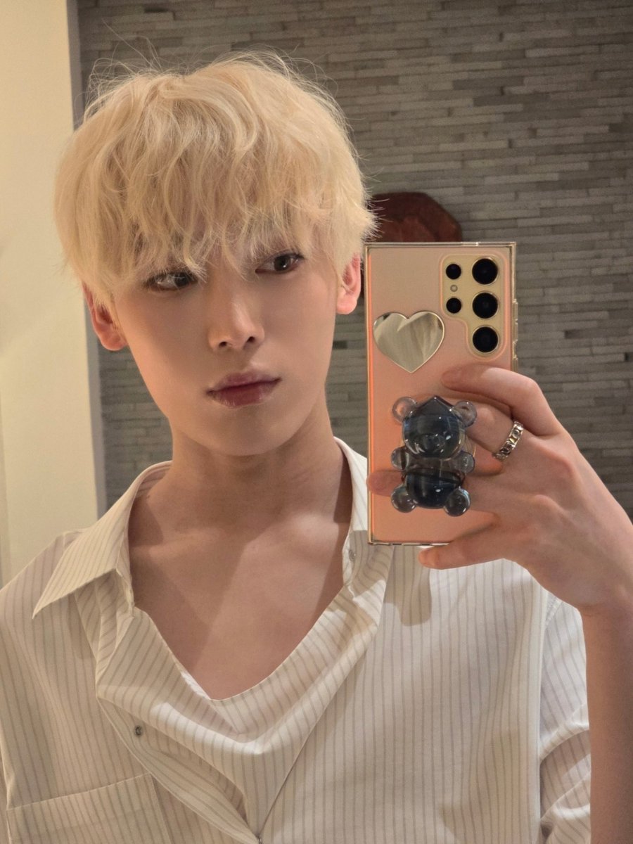 LuciferWhite9's tweet photo. 240607 sunoo wvs 🥰🥰🤩🤩#ENHYPEN #엔하이픈 #SUNOO #선우 #김떠누 #김선우 https://t.co/apZsVsZXIW