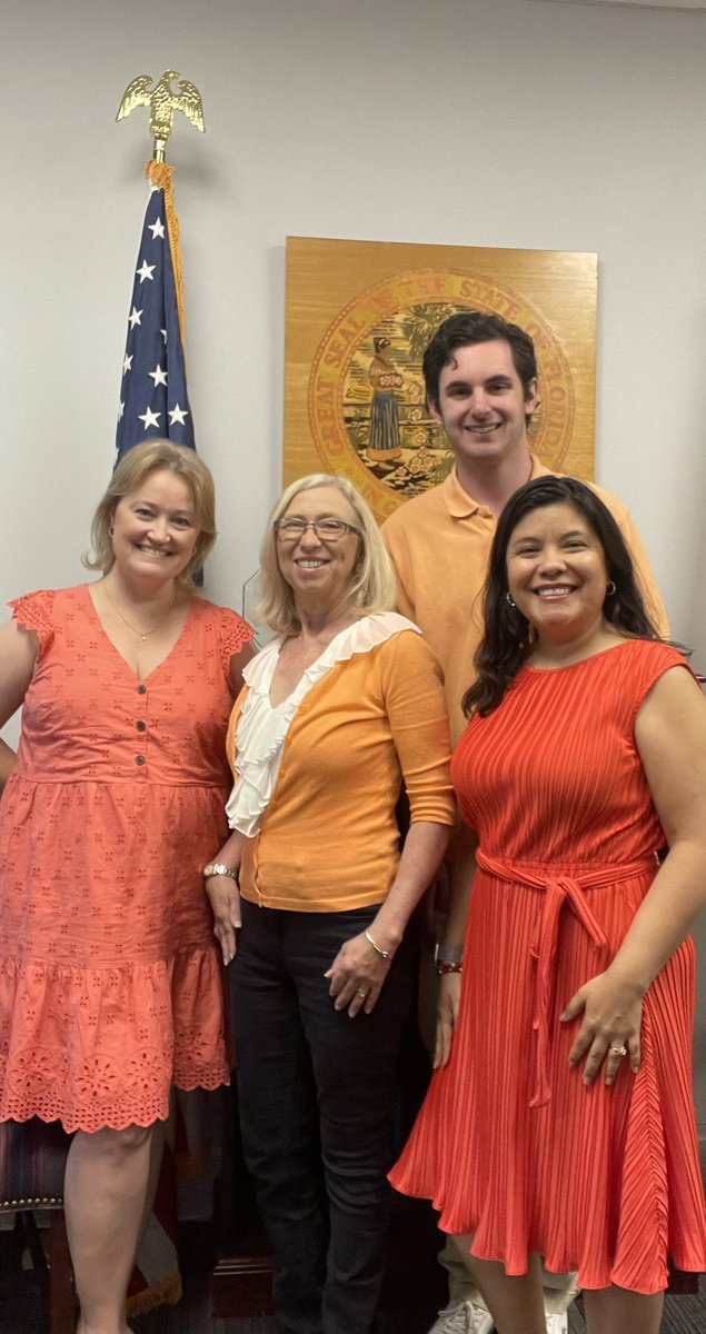 Join District 92’s Team Skidmore and #WearOrange to shine a light on gun violence that takes the lives of more than 44,000 people and devastates countless others in the US every single year. #wearorange #teamskidmore #endgunviolence