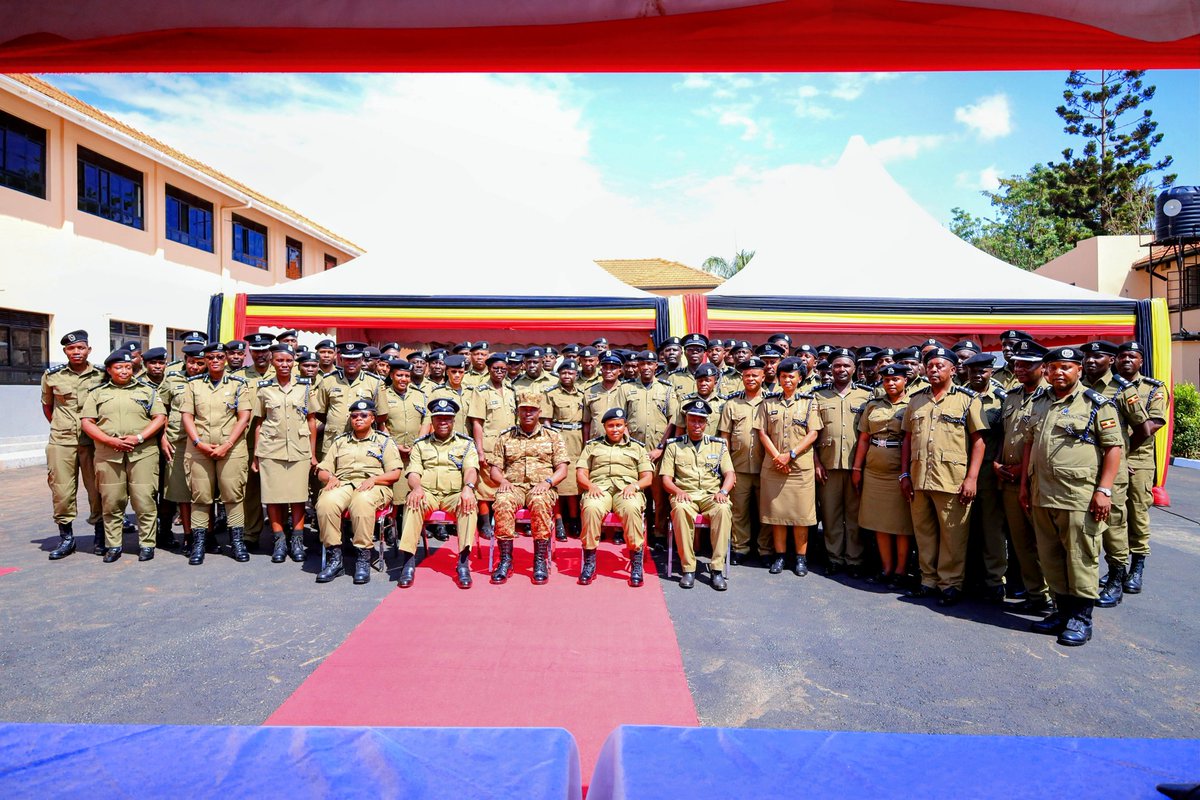 BonnyKarogo's tweet image. Capturing quick team photos to commemorate the conclusion of the epic CID quarterly review meeting. #PerformanceReview