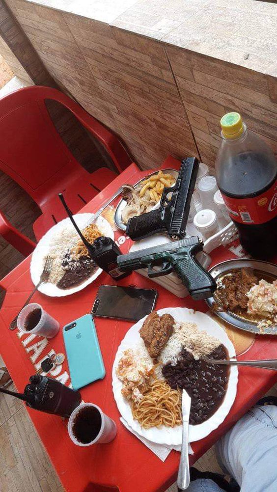 yrngarces's tweet photo. que nunca falte alimento na mesa de ninguém, bora comer https://t.co/JkRj6iAi8a