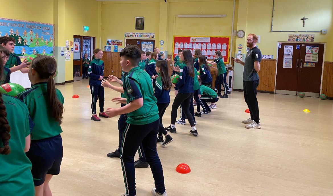 stpatricks_glen's tweet photo. A huge thanks to Glen and Derry star Conor Glass for taking the time to give our children a fantastic coaching session today. This opportunity was made possible by the O’Kane family who won the session as part of the "All About the Weans" fundraiser. https://t.co/dmgTdZC2AD