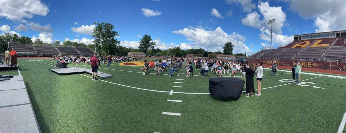 It’s a great day for an Avon Lake graduation! 💛❤️