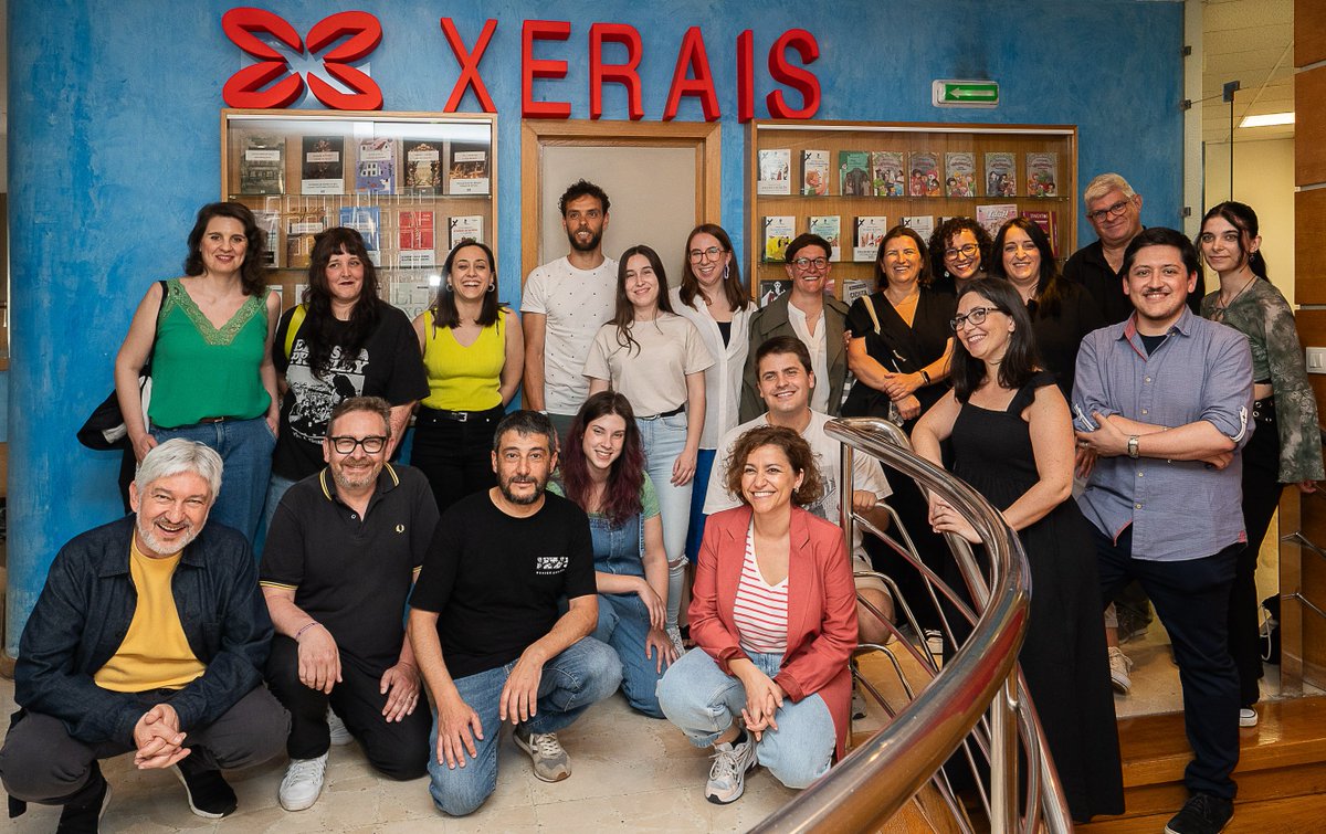 Xerais's tweet photo. 📚As persoas que integran os xurados dos Premios Xerais 2024 reuníronse onte para escoller as obras gañadoras desta edición.

Mañá anunciaremos os títulos dos libros elixidos e mais os nomes dos seus autores ou autoras.

📸 Manuel G. Vicente https://t.co/utx6B5PvQu