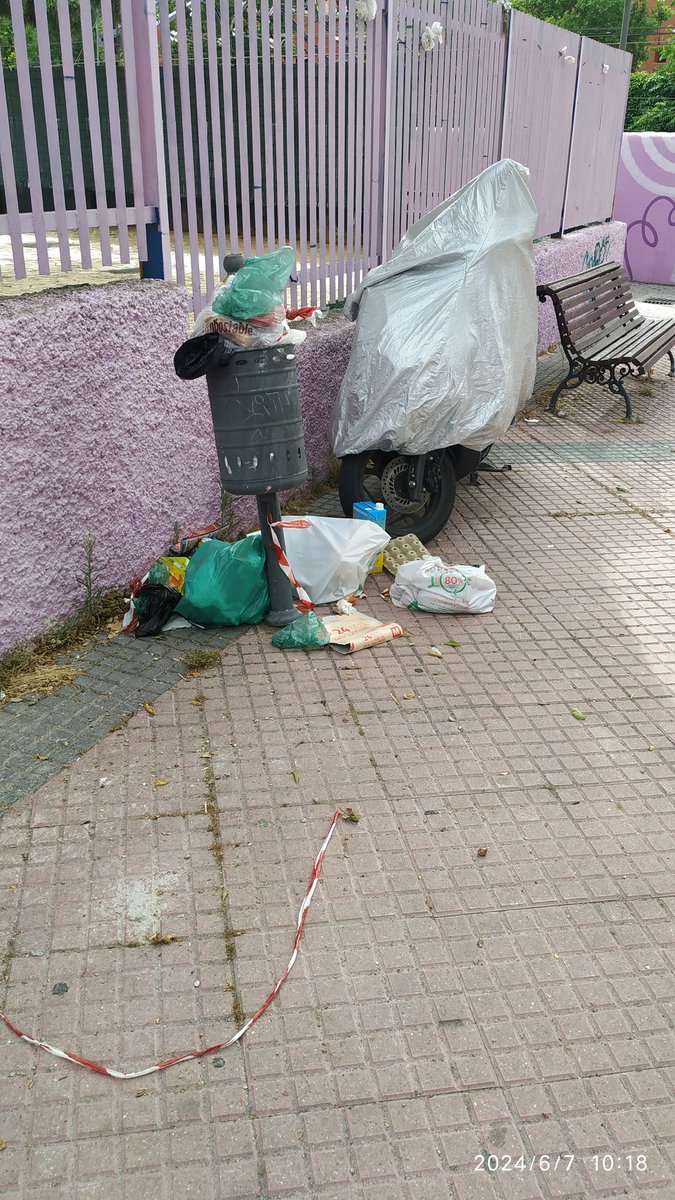 dLeganes's tweet photo. @mareouencopp Si Leganés todo sucio y lleno de porquería y San Nicasio si cabe aún más.... https://t.co/l9Q0FpEYjW