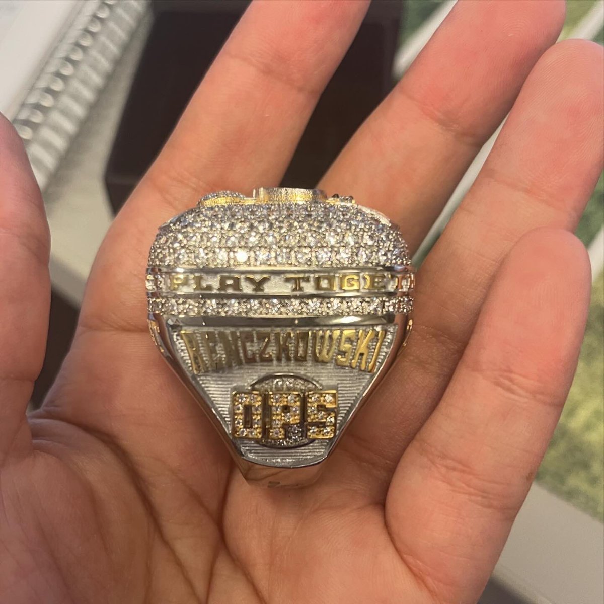 renczks's tweet photo. Stil can’t believe I have my own championship ring 🤩

First of many, hopefully 🤞🏽 https://t.co/6sFvfhyPv9