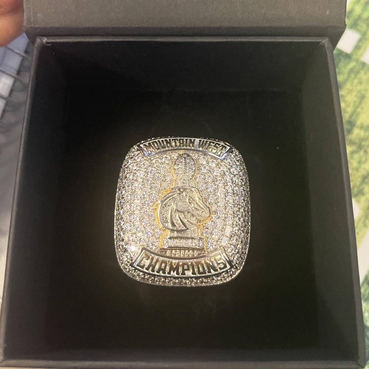 renczks's tweet photo. Stil can’t believe I have my own championship ring 🤩

First of many, hopefully 🤞🏽 https://t.co/6sFvfhyPv9