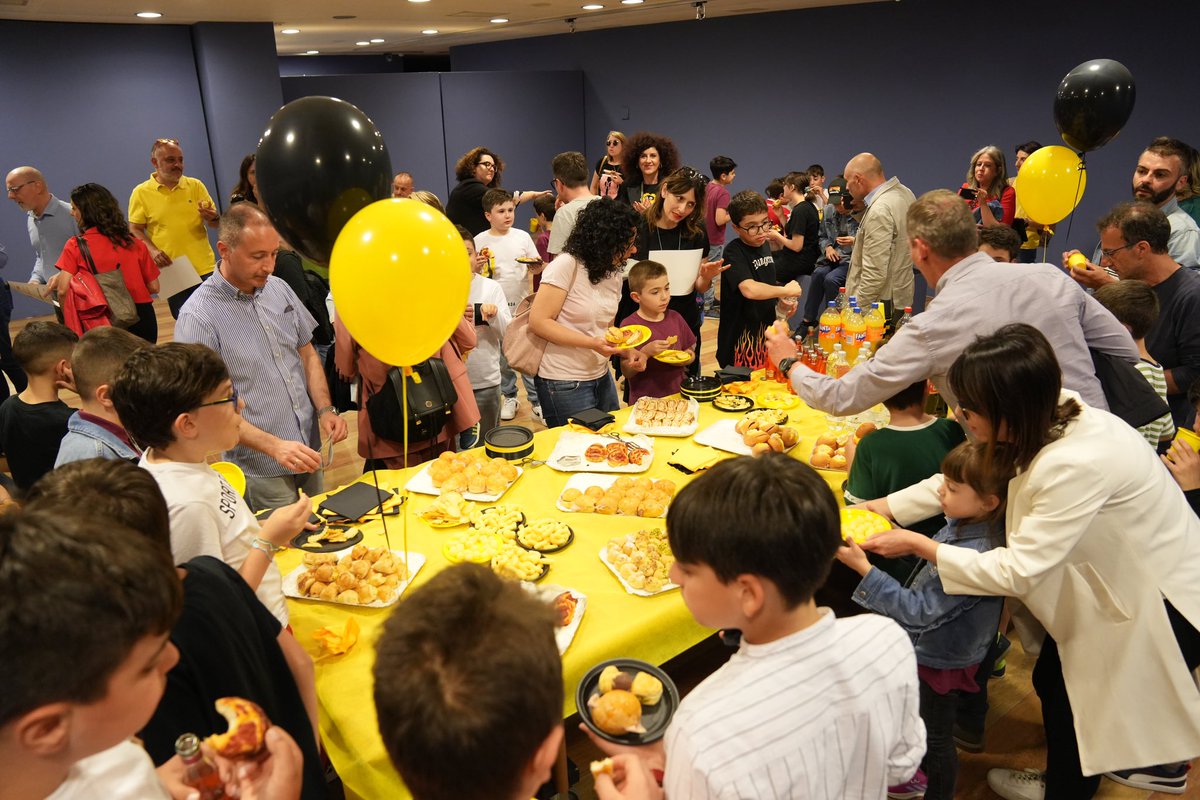 🟡⚫️ Ringraziamo di vero cuore tutti i partecipanti alla cerimonia di chiusura del percorso annuale di Coding e Robotica Creativa 

🥰 Grazie a tutti i bambini e ragazzi con cui abbiamo avuto il piacere di condividere idee e tanti progetti! 

⛱️Buona estate😎

#coding #robotics