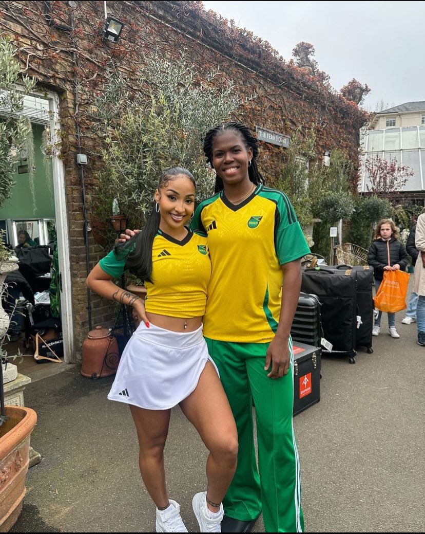 SHENYENGSTAN's tweet photo. Shenseea models Jamaicas 24/25 adidas home and away kit🐉🇯🇲 https://t.co/OevK6GlFV7