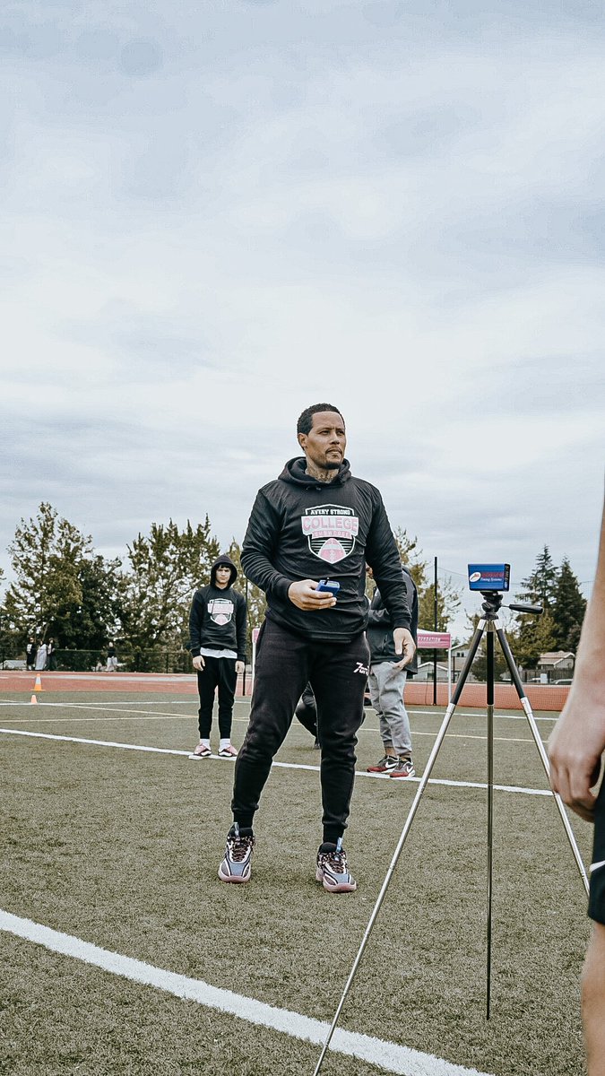 Was an honor to serve <a href="/BrandonHuffman/">Brandon Huffman</a> 💯 Thanks for the opportunity <a href="/TaylorBarton12/">Taylor Barton</a> 🤲🏽⚔️

<a href="/AveryShowcases/">Avery Strong Showcases</a> 2024
‌