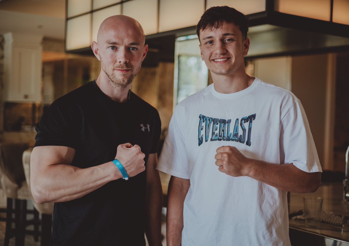 PeteJamesBell's tweet photo. Fight night is here for Diego Krasimirov after another superb camp 🤝

He made weight perfectly yesterday and is now fuelled up on lots of carbohydrate, salts and fluid ✅

Buena suerte mi amigo 🇪🇸 https://t.co/CtY256CCRE