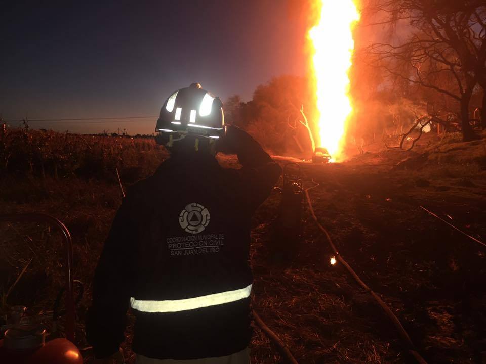 <a href="/escenariotlx/">Escenario Tlaxcala</a>  replica este reportaje de <a href="/palomanegrapres/">Paloma Negra - Periodismo</a>: 
"Doña Rosy dice que recuerda que fue hace tiempo, hace ocho años, ellos estaban durmiendo; fue olor a gas, una pequeña llamarada, una fuga, la evacuación y entonces la explosión":

escenariotlx.com/huachicol-quer…
