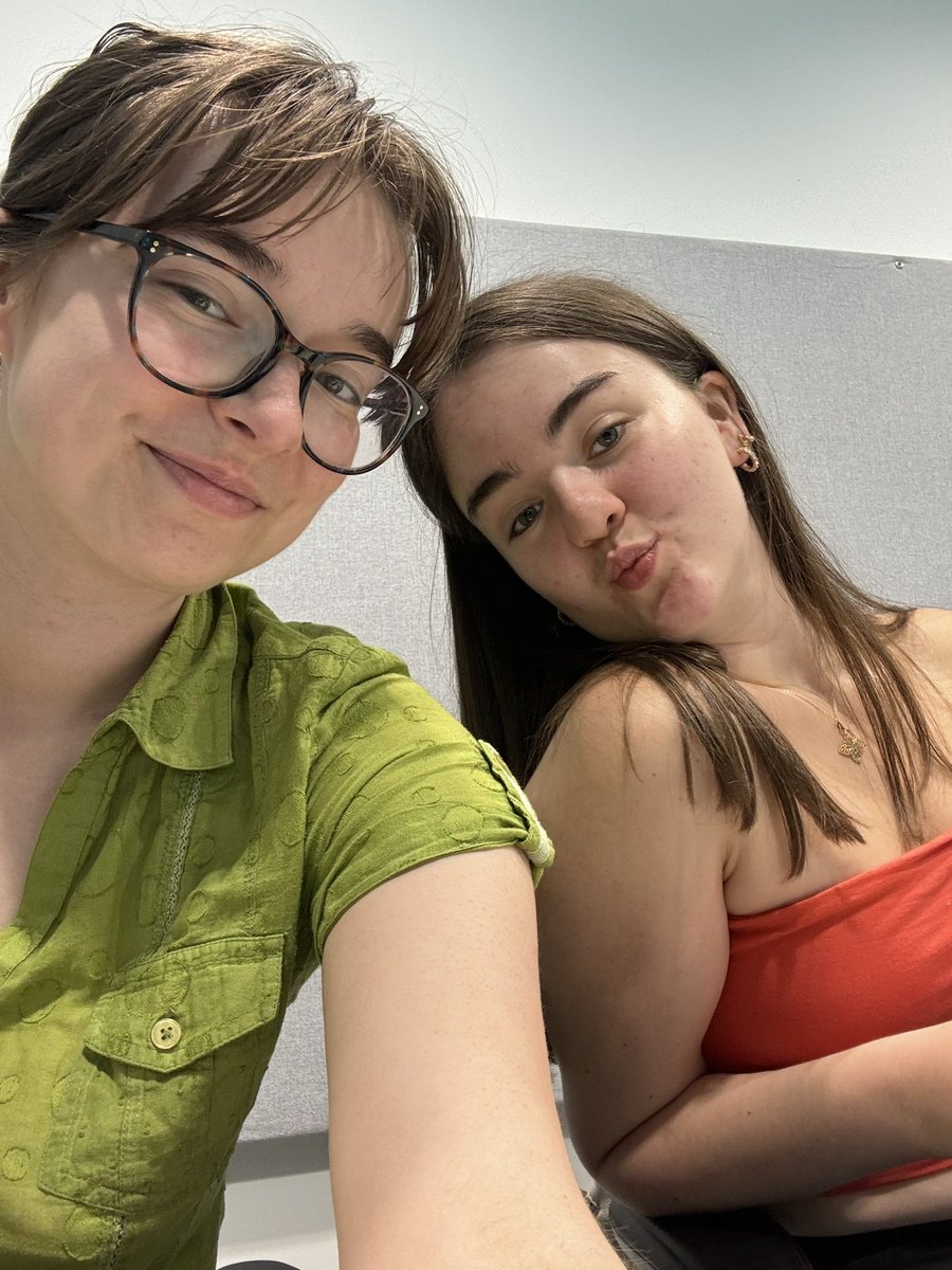 It’s our final show!!!! Join us from 4-6 on Moore student radio to recap the last couple months we’ve had on the radio with some classic Kate and Abbie songs
😢🕺🪩🥳🎉 

player.aiir.com/john-moores-un…