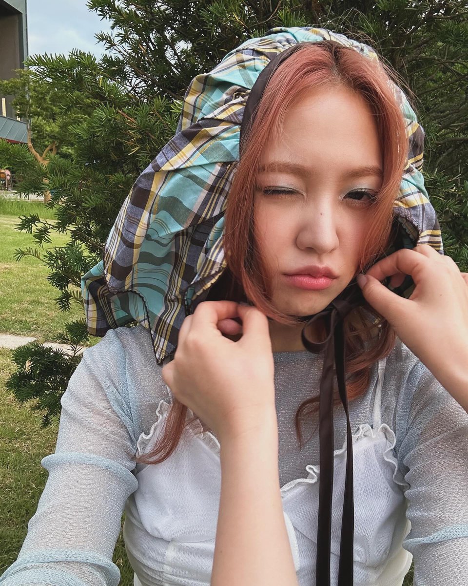 [INSTAGRAM] 240607 yerimiese Update 💜

🤳🏻👁️👄👁️🩵
📎instagram.com/p/C76v3wNv2Ox/…

#YERI #예리 #イェリ #RedVelvet #레드벨벳 #KIMYERIM