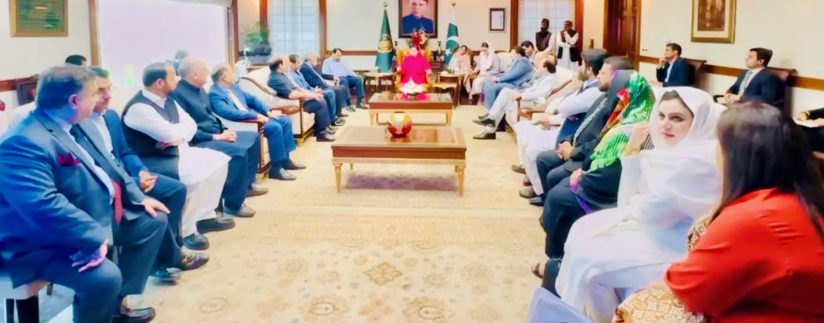HinaMansabKhan1's tweet photo. In just 100 days of governance, @MaryamNSharif has shown incredible intent to uplift the women of Punjab. 
I look forward to the notification of the committee she announced in our meeting as well. https://t.co/igljGgWyLt