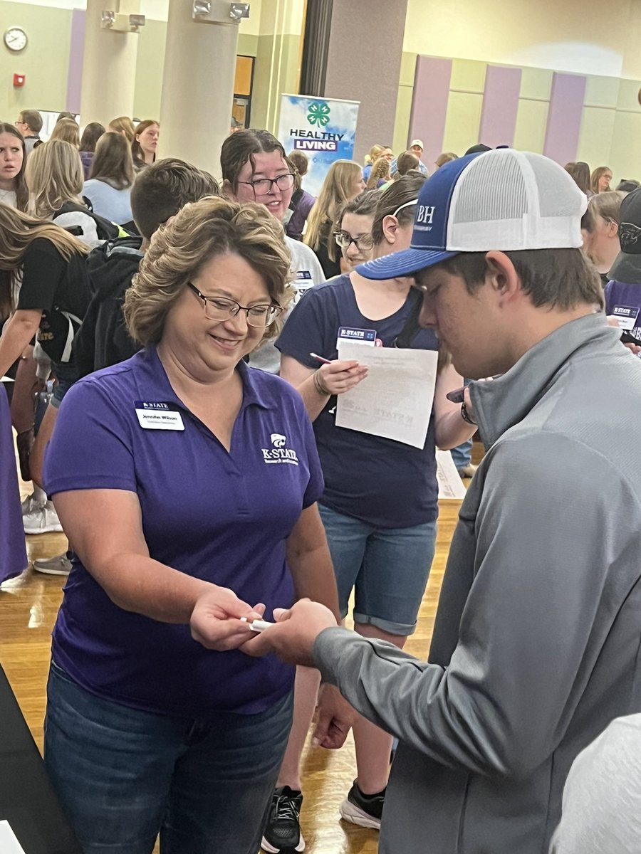 Kansas 4-H tweet media
